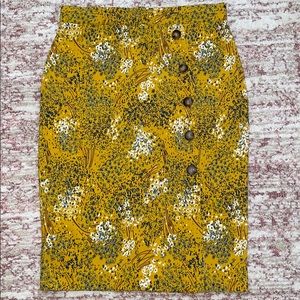 Floral skirt with buttons